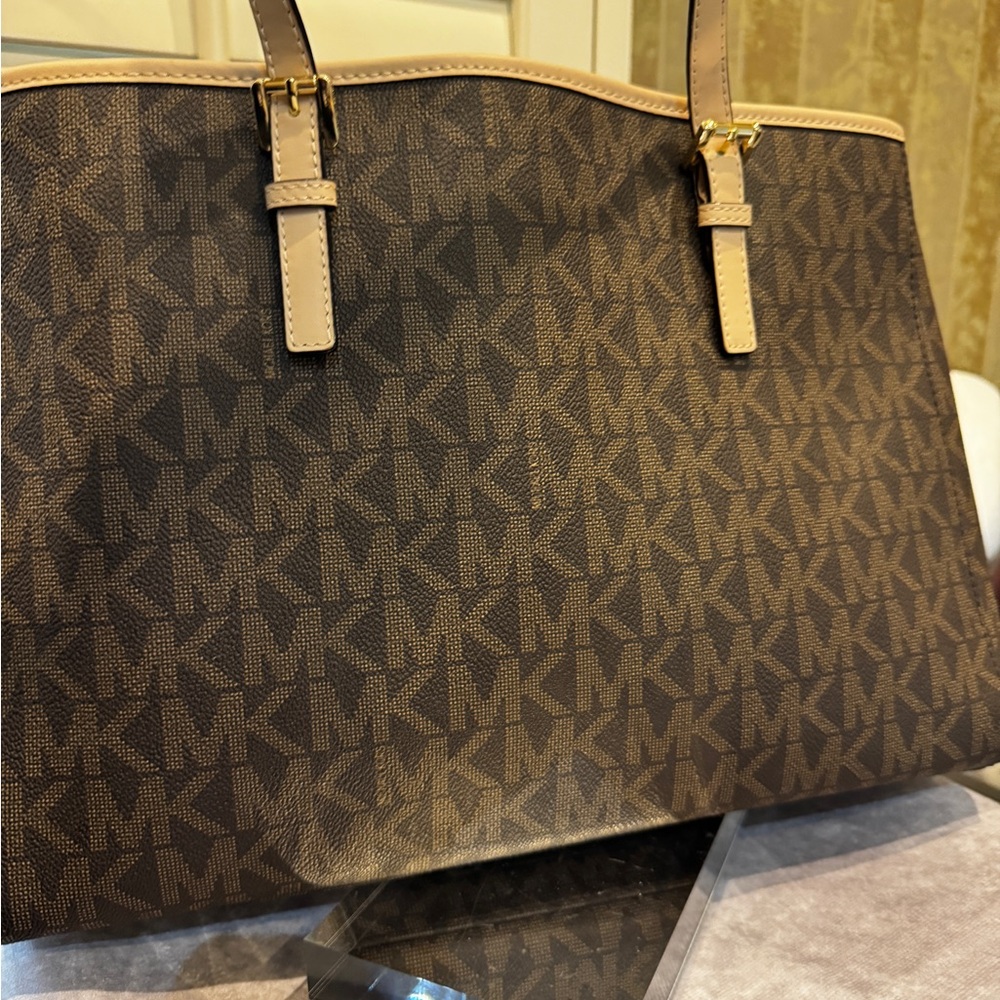 Michael Kors Brown and Tan Signature Tote NEW - Picture 5 of 15